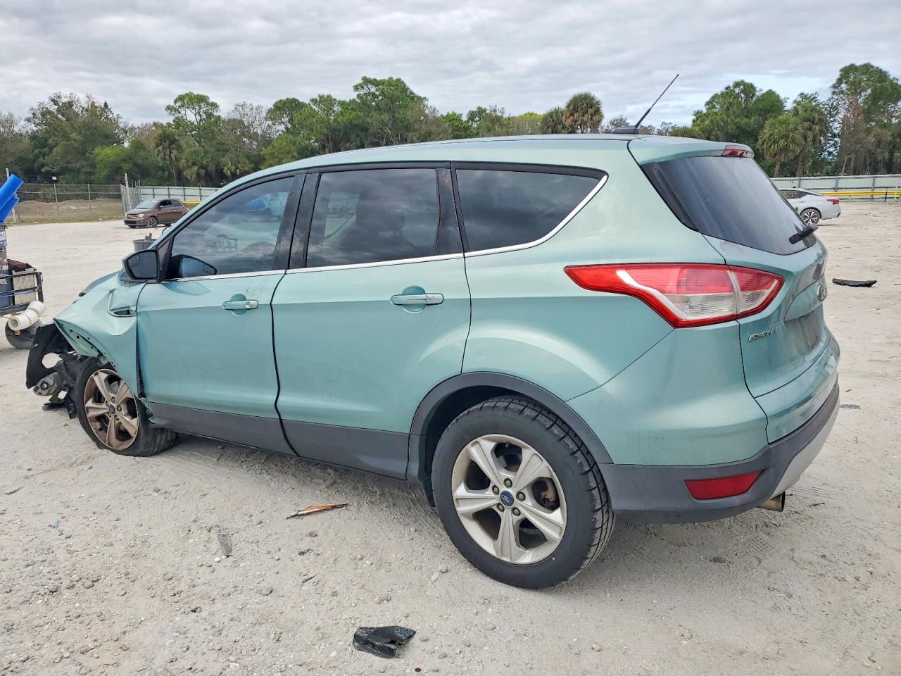 2013 FORD ESCAPE SE photo 2