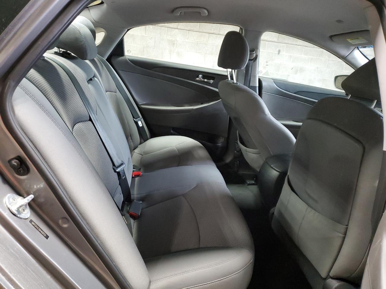 2013 HYUNDAI SONATA GLS photo 10