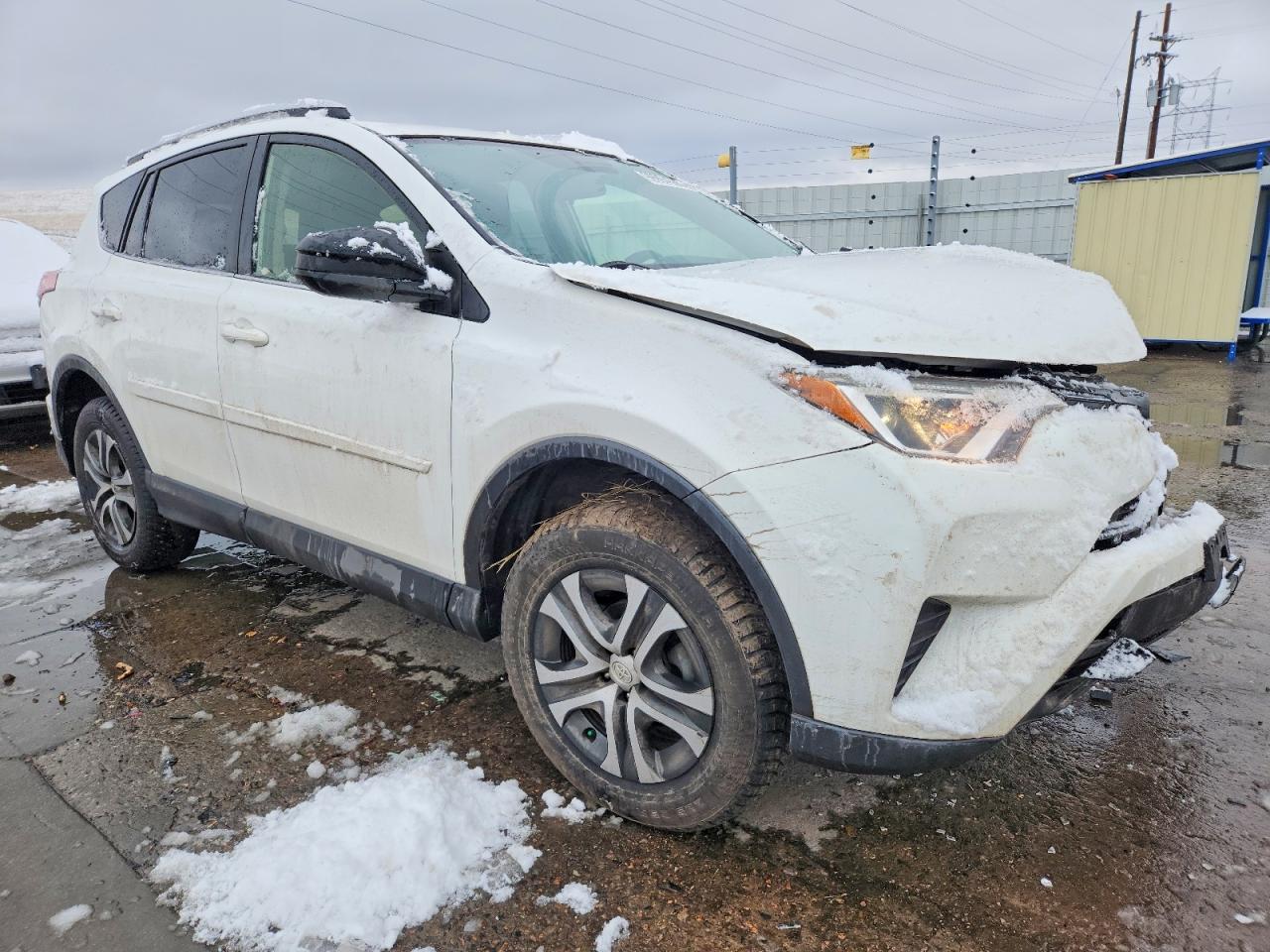 2016 TOYOTA RAV4 LE photo 4