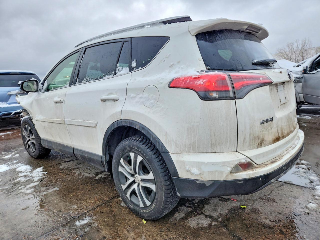 2016 TOYOTA RAV4 LE photo 2