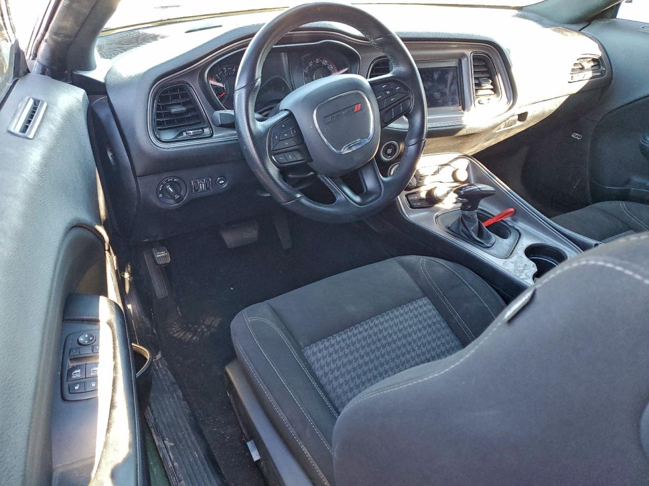 2023 DODGE CHALLENGER SXT photo 8
