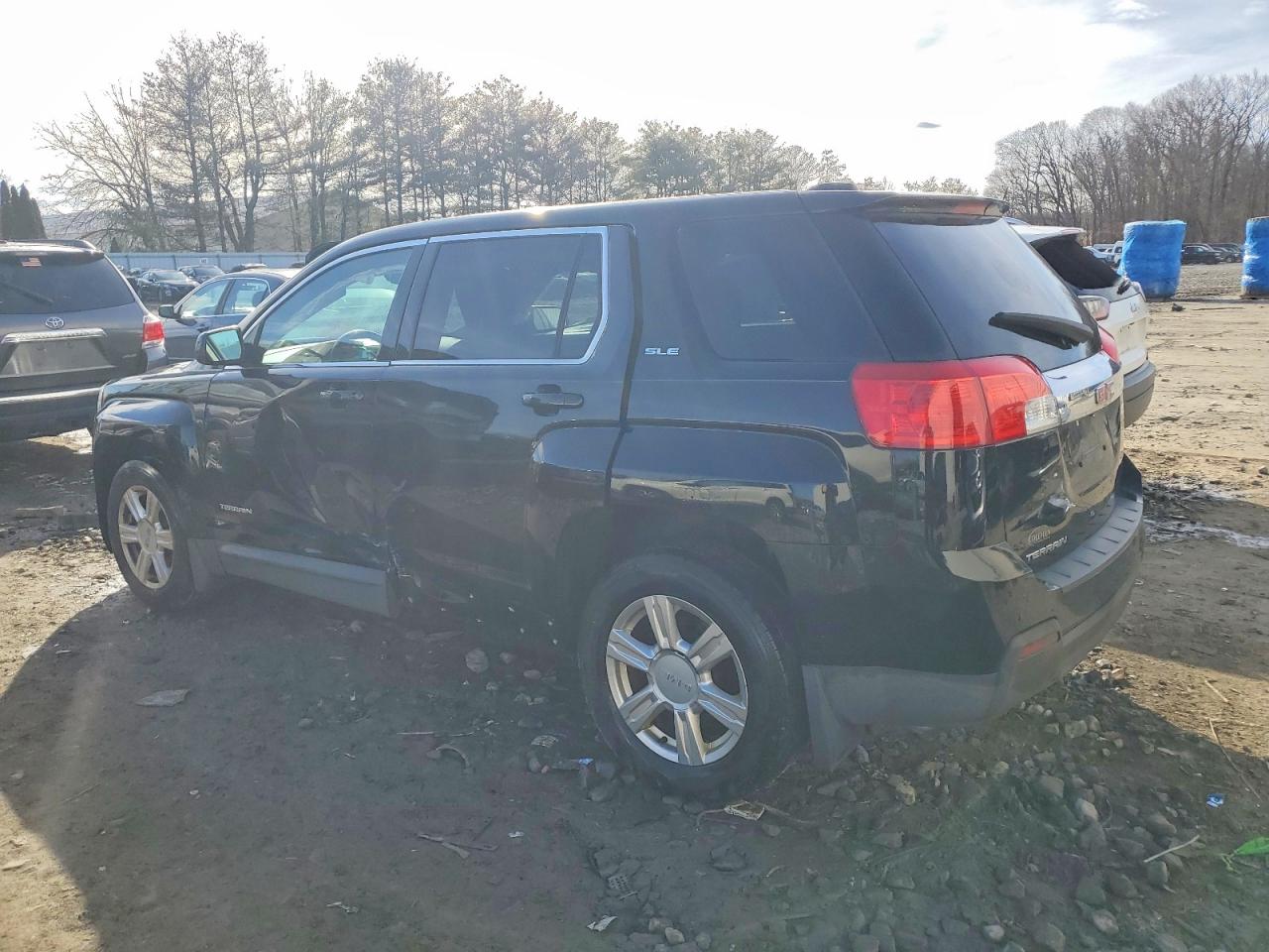 2015 GMC TERRAIN SLE photo 2