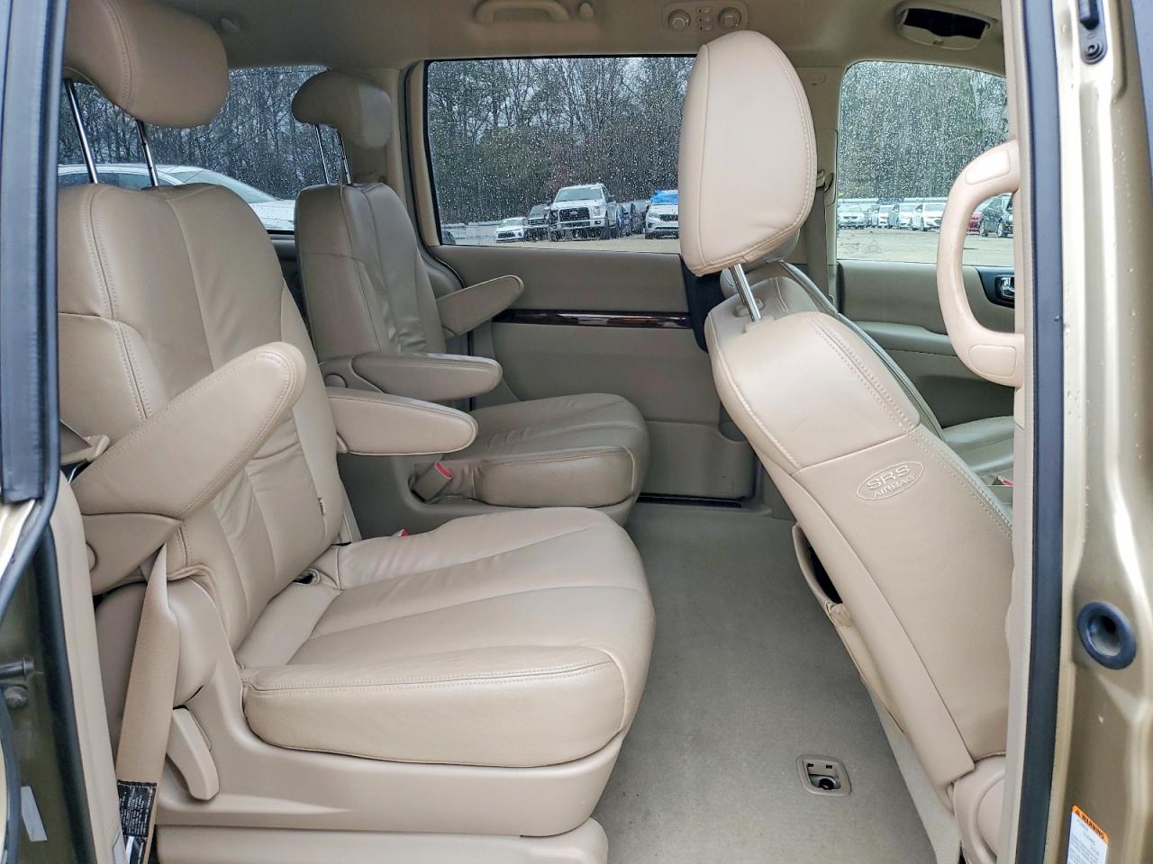 2007 HYUNDAI ENTOURAGE GLS photo 11