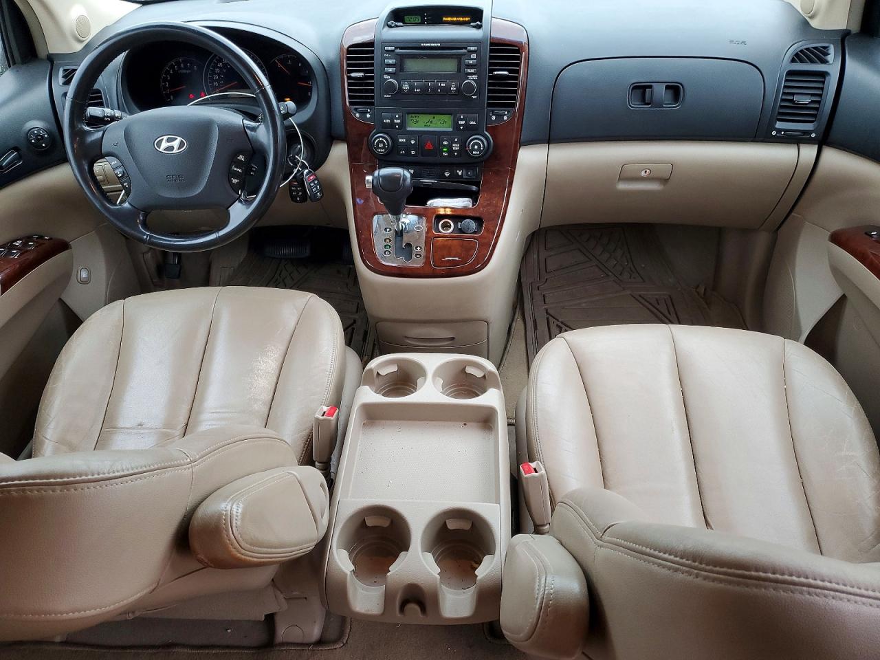 2007 HYUNDAI ENTOURAGE GLS photo 8