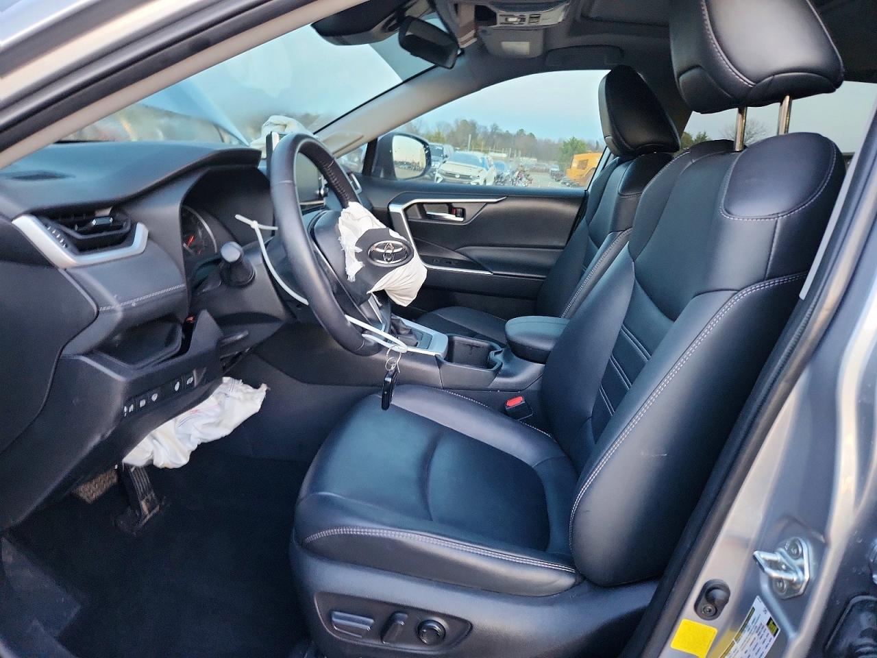 2022 TOYOTA RAV4 XLE PREMIUM photo 7