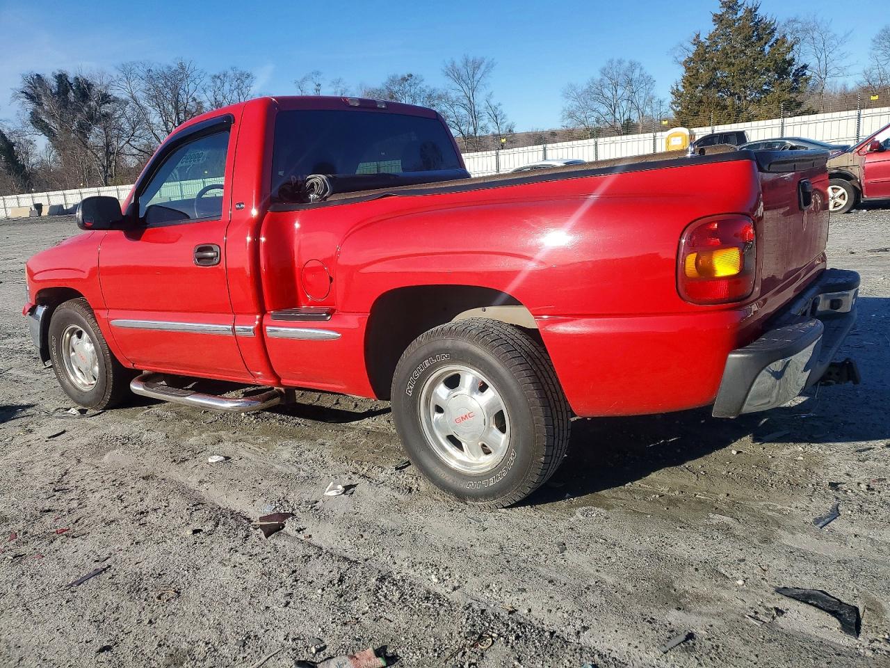 2002 GMC NEW SIERRA C1500 photo 2
