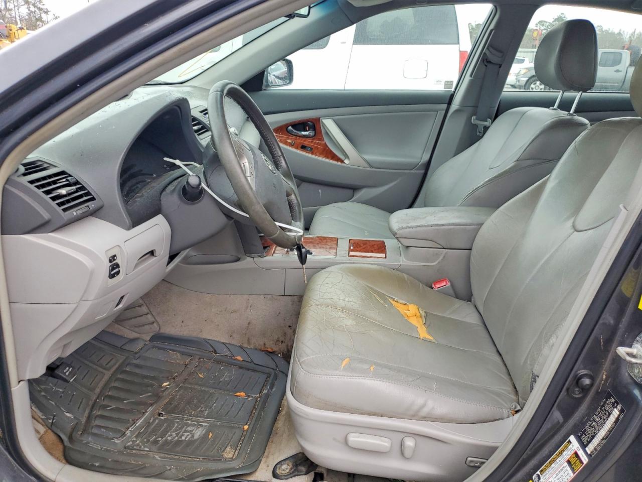 2011 TOYOTA CAMRY BASE photo 7