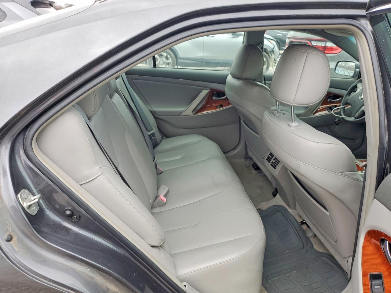 2011 TOYOTA CAMRY BASE photo 10