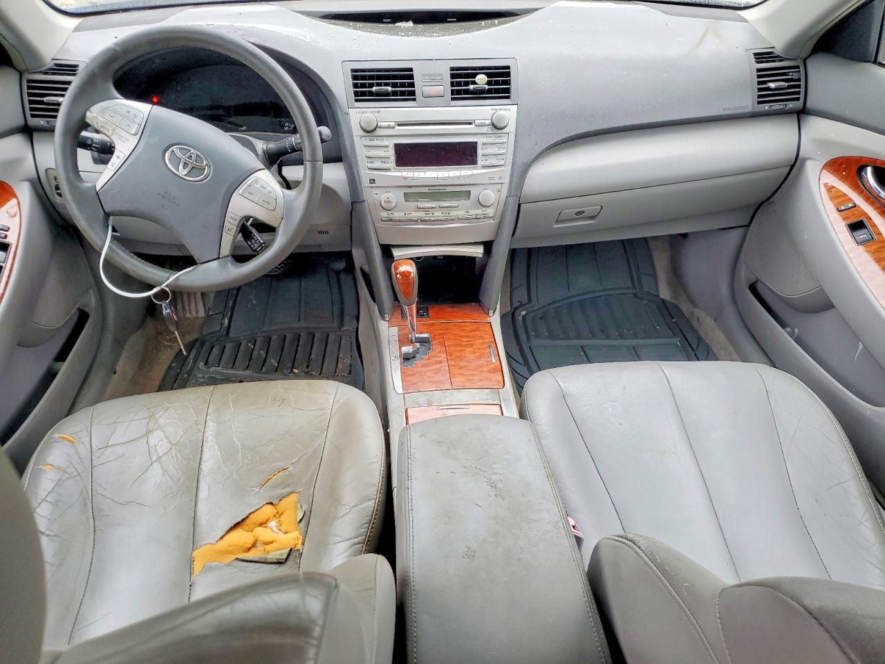2011 TOYOTA CAMRY BASE photo 8