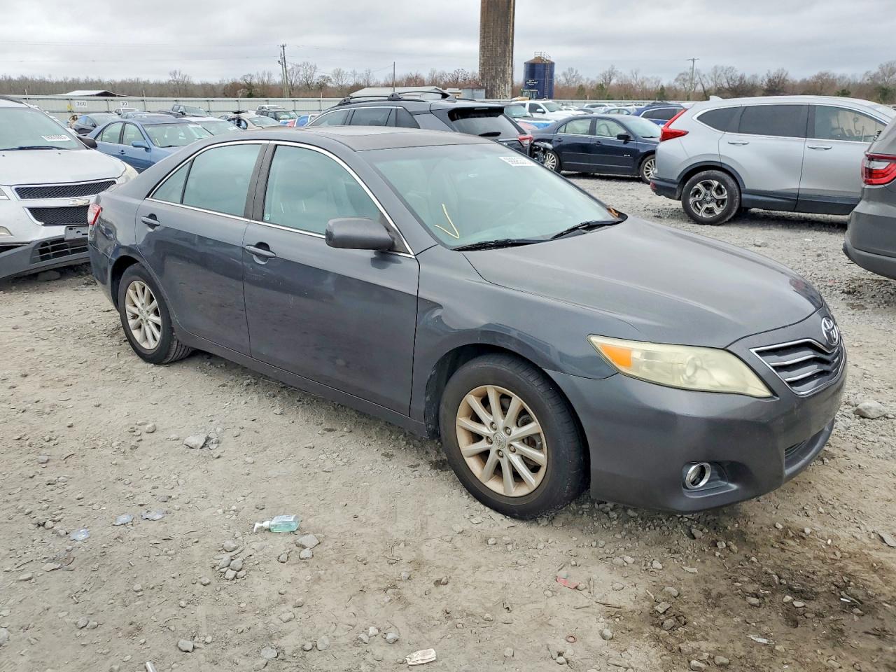 2011 TOYOTA CAMRY BASE photo 4