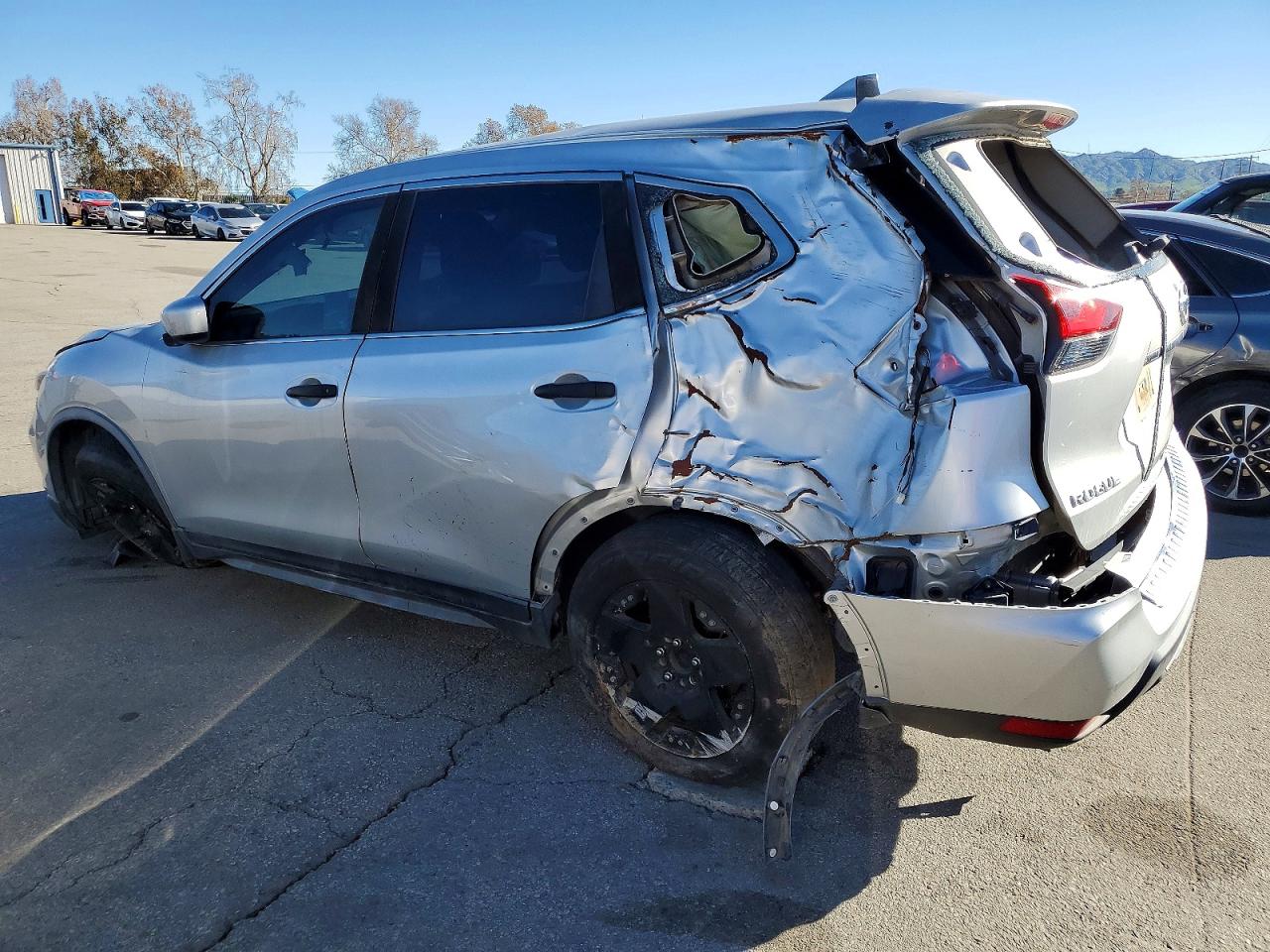 2018 NISSAN ROGUE S photo 2