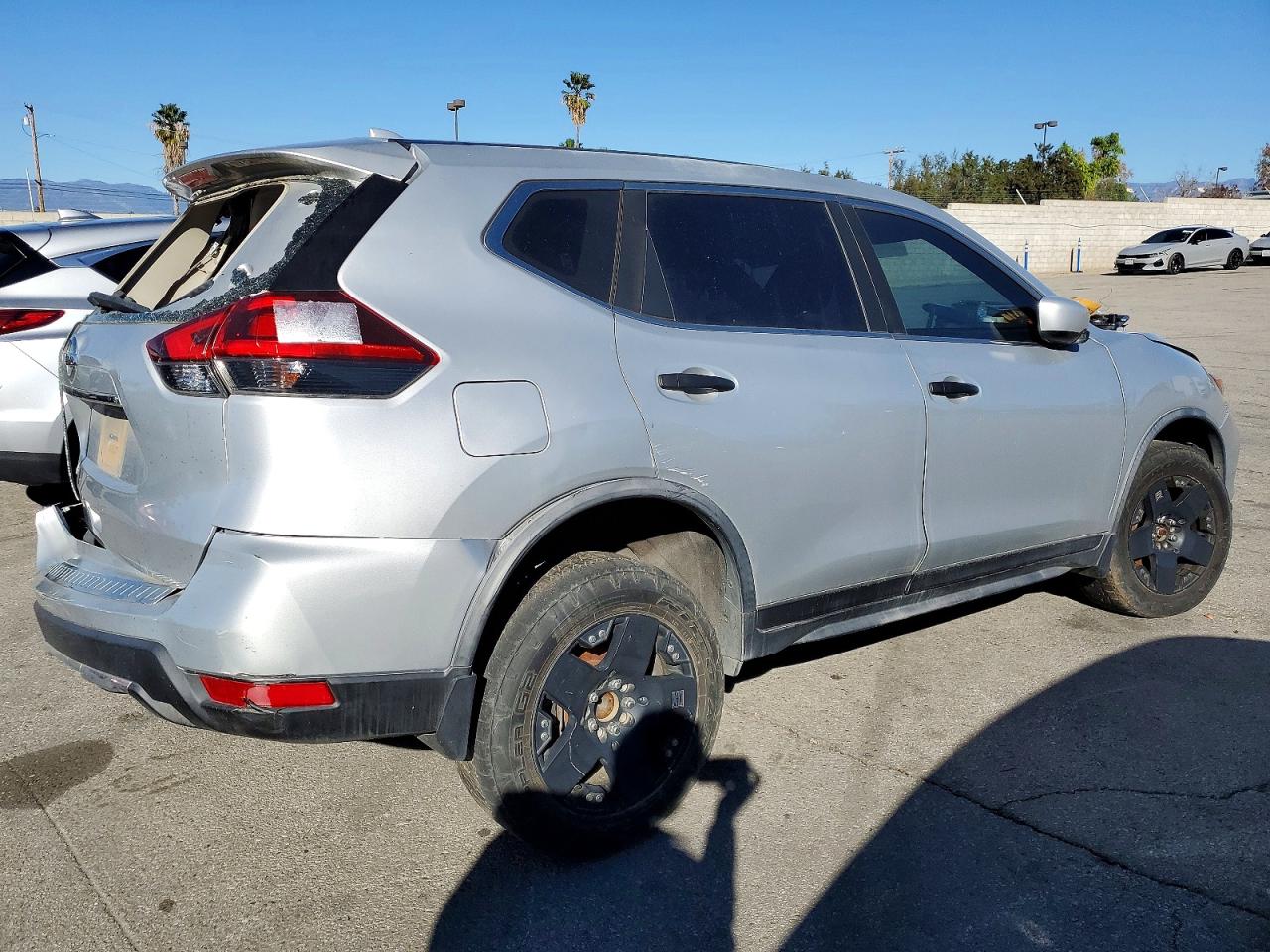 2018 NISSAN ROGUE S photo 3