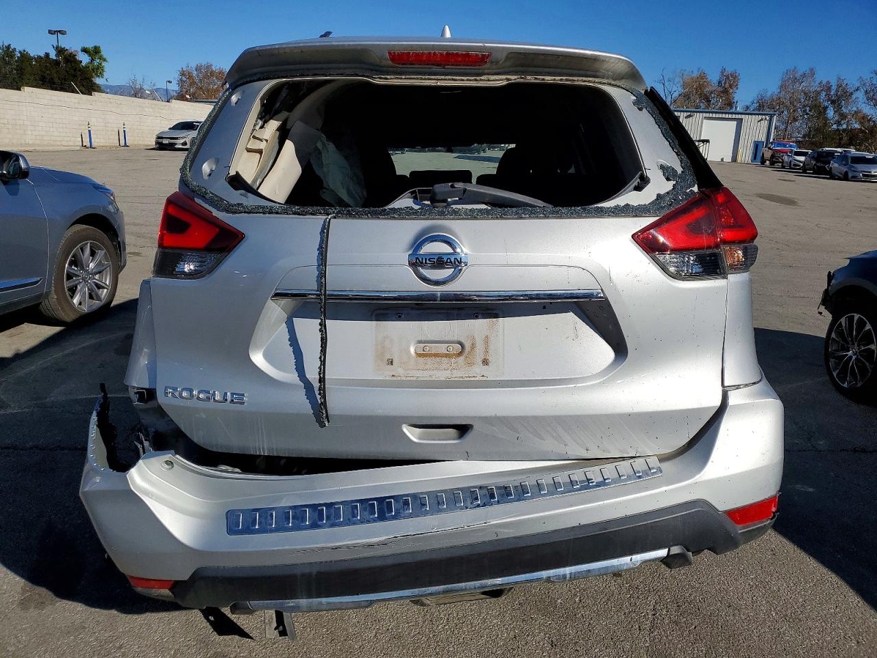 2018 NISSAN ROGUE S photo 6