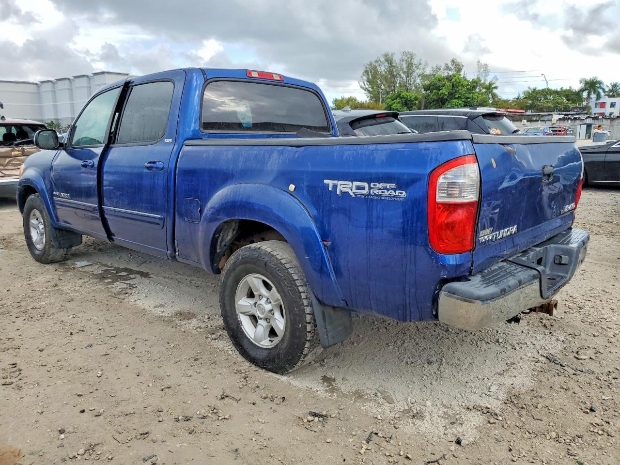 2006 TOYOTA TUNDRA DOUBLE CAB SR5 photo 2