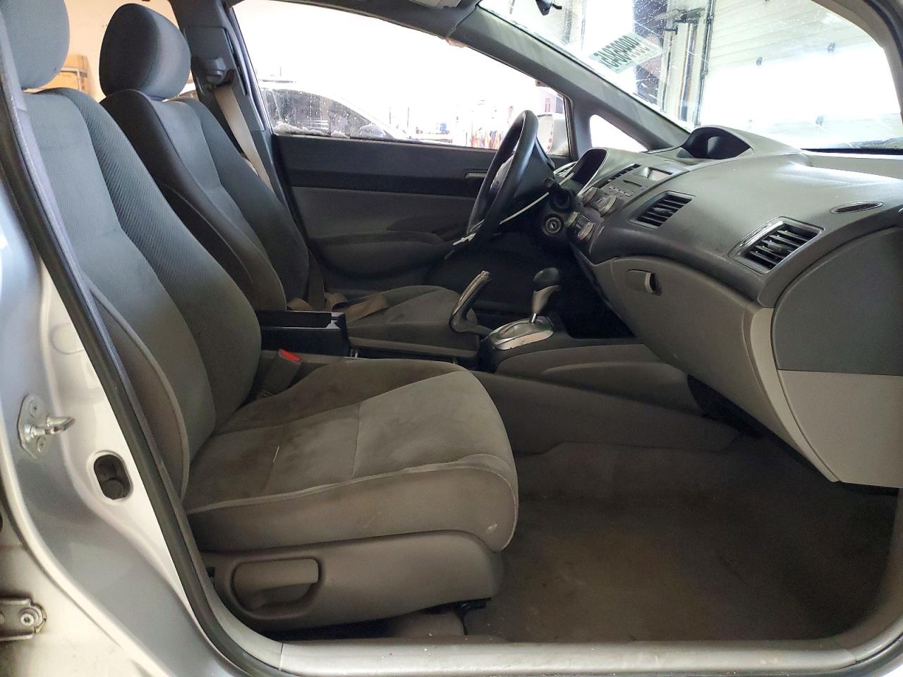 2011 HONDA CIVIC LX photo 7