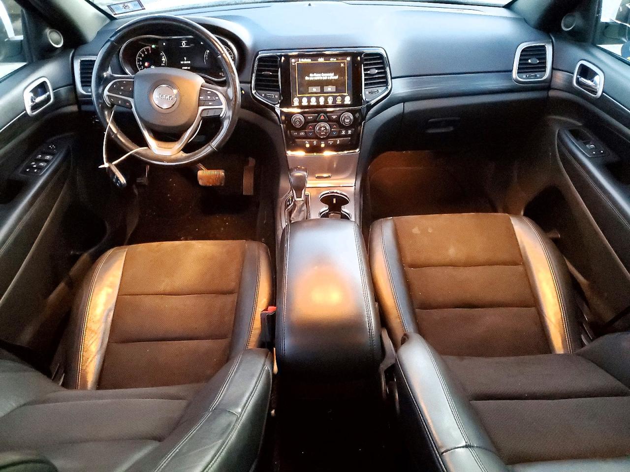 2020 JEEP GRAND CHEROKEE LAREDO photo 8