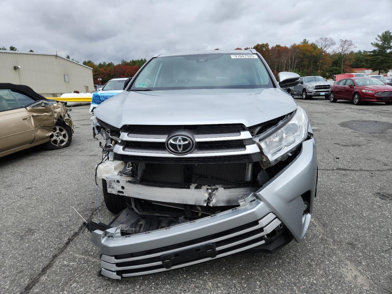 2018 TOYOTA HIGHLANDER SE photo 5