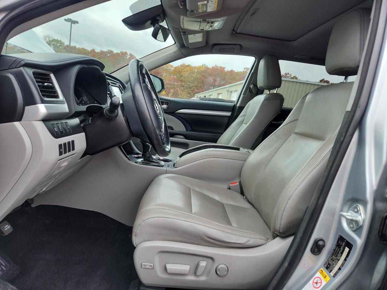2018 TOYOTA HIGHLANDER SE photo 7