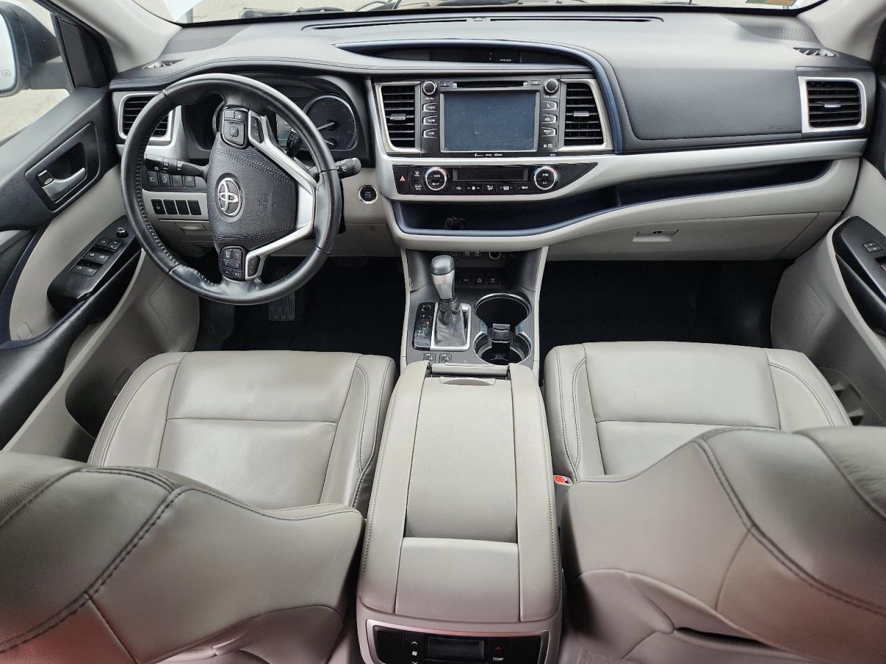 2018 TOYOTA HIGHLANDER SE photo 8