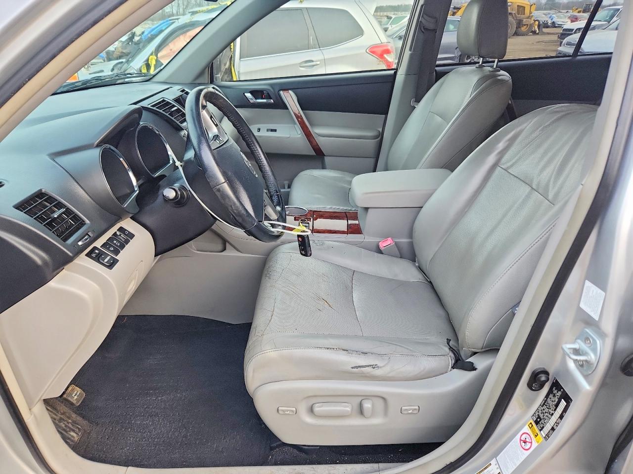 2013 TOYOTA HIGHLANDER HYBRID LIMITED photo 7