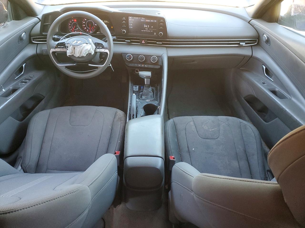 2021 HYUNDAI ELANTRA SE photo 8