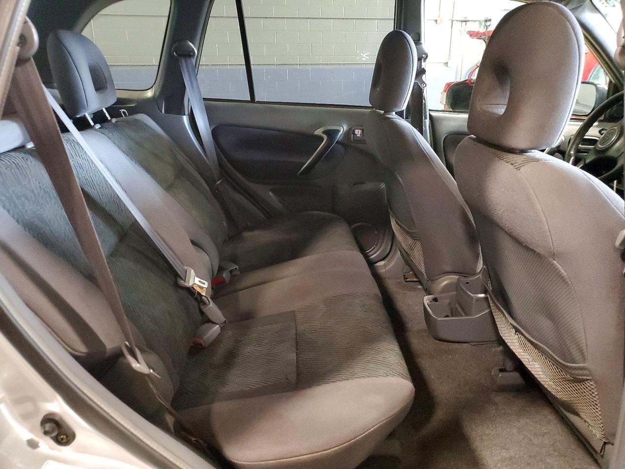 2002 TOYOTA RAV4 photo 11