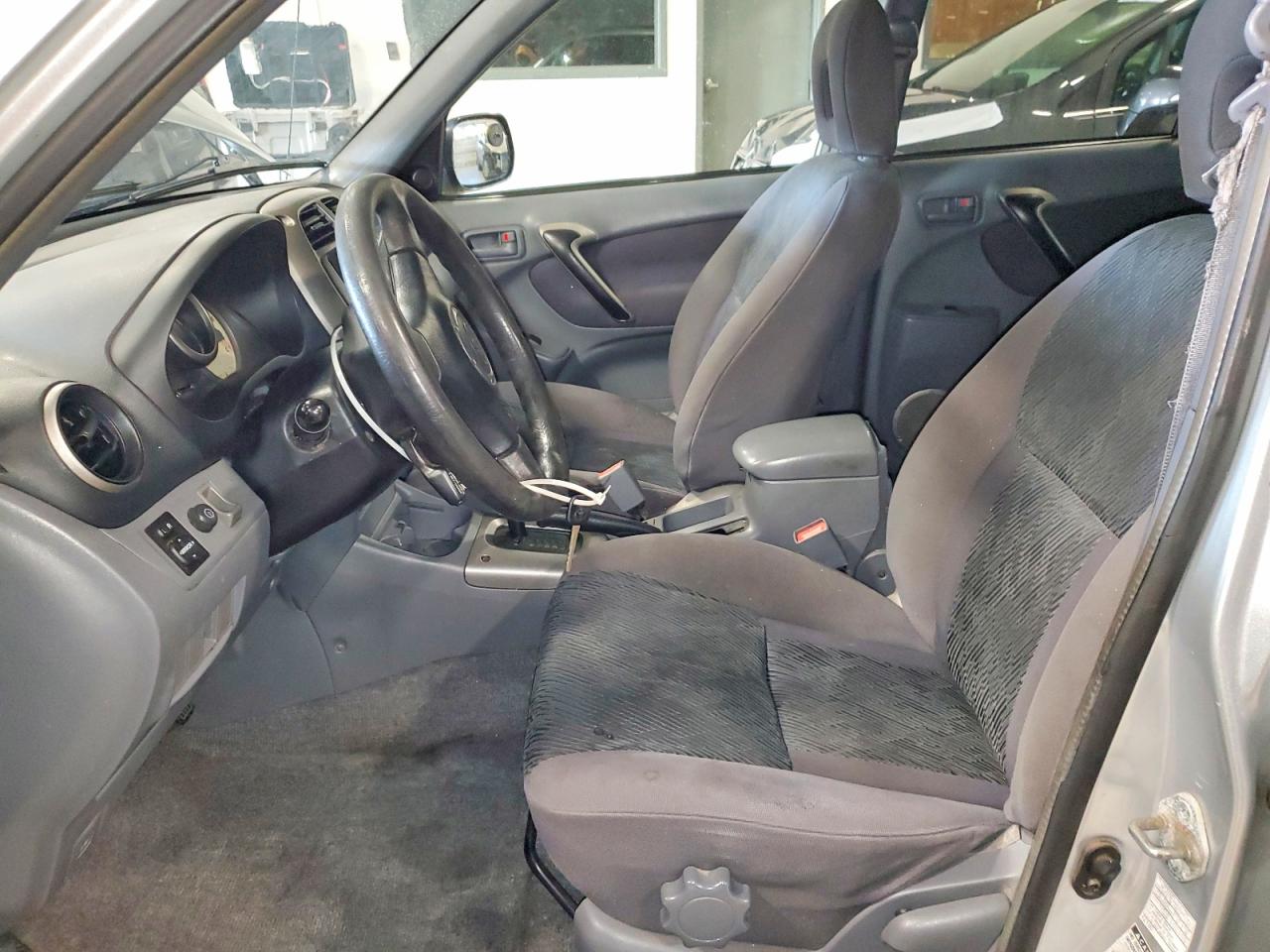 2002 TOYOTA RAV4 photo 7