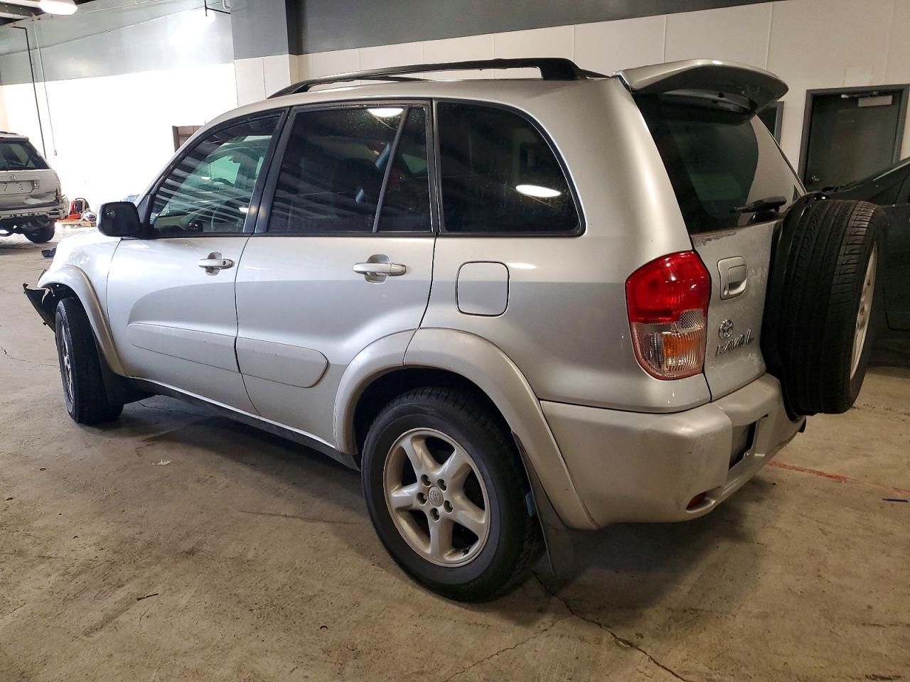2002 TOYOTA RAV4 photo 2