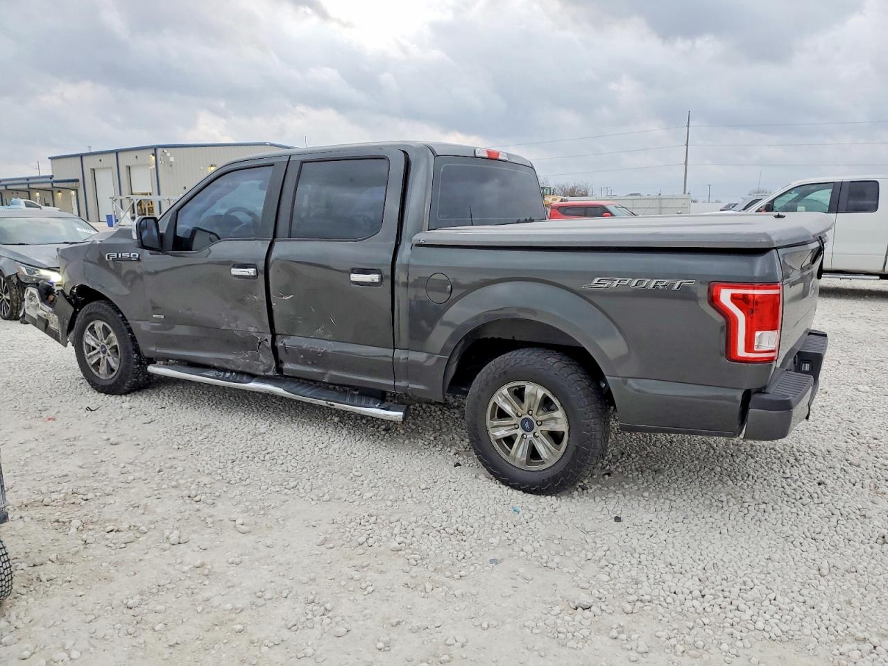 2016 FORD F150 SUPERCREW photo 2