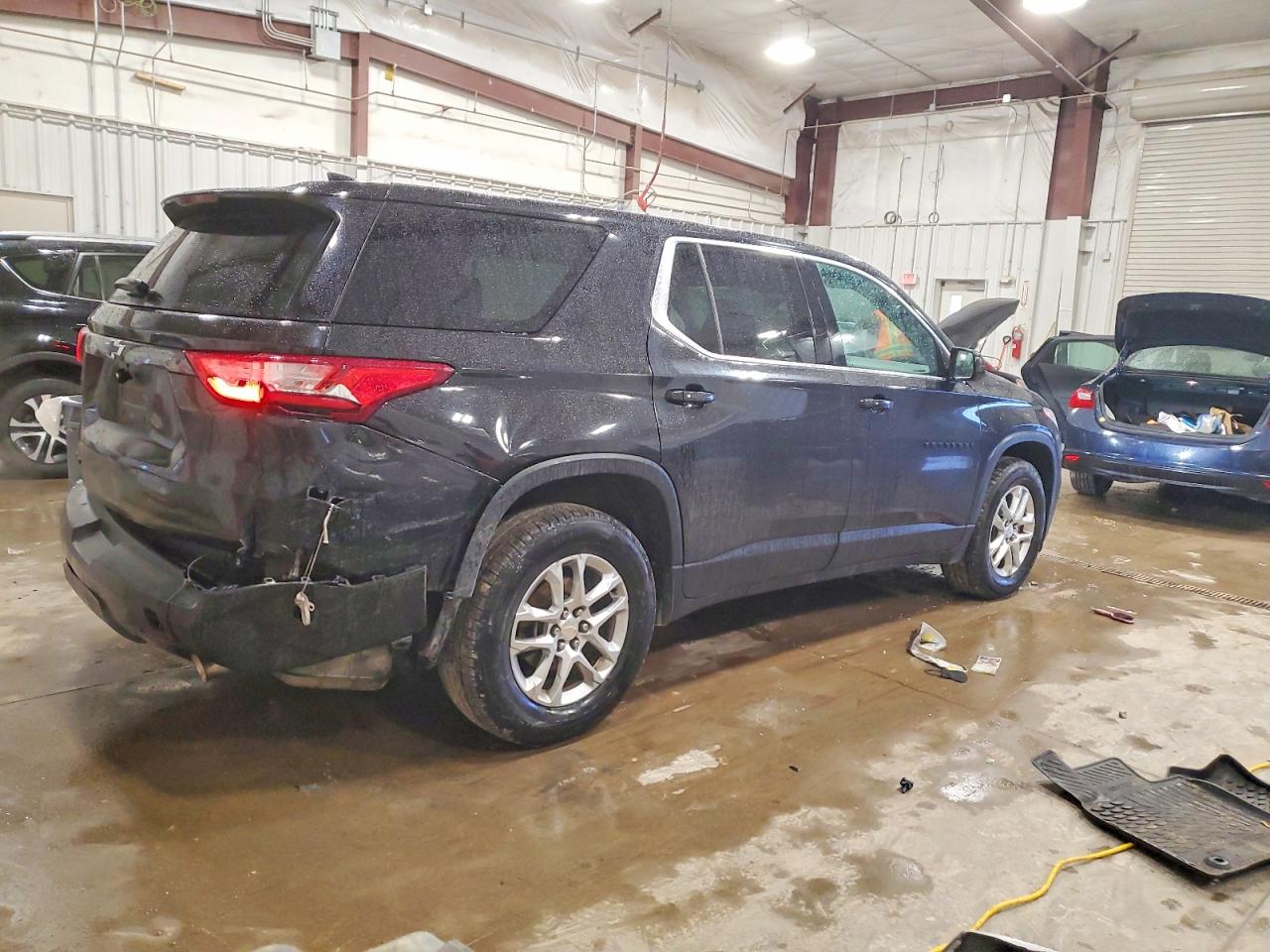 2019 CHEVROLET TRAVERSE LS photo 3