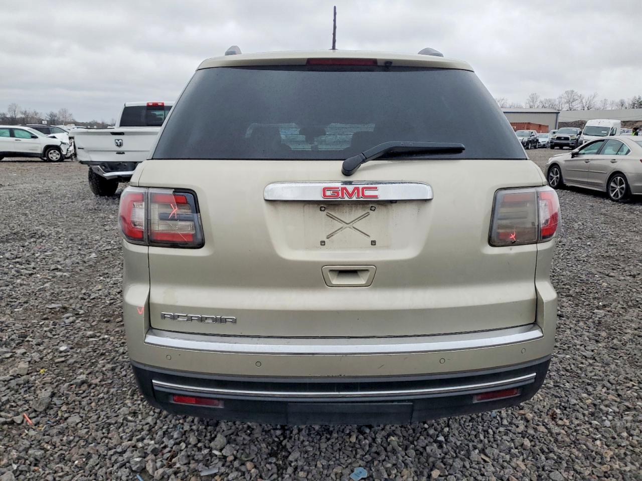 2016 GMC ACADIA SLE photo 6