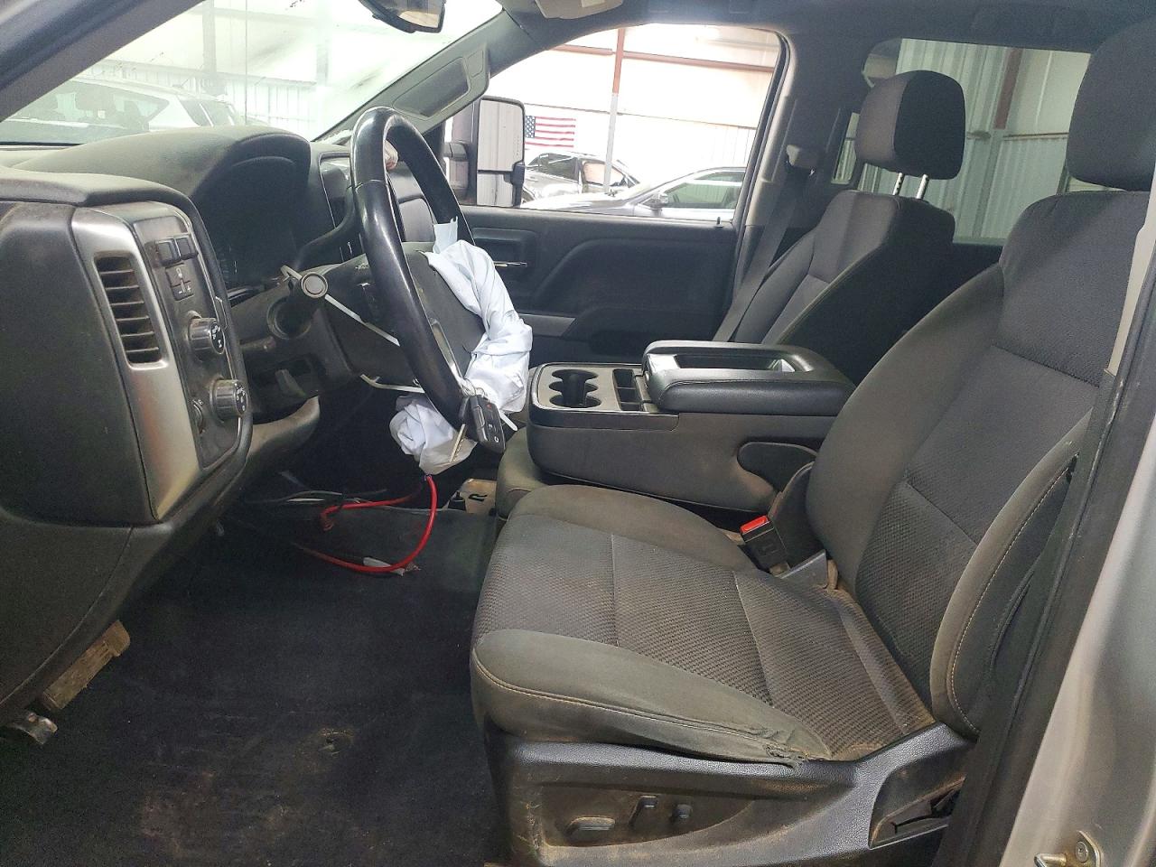 2018 CHEVROLET SILVERADO K1500 LT photo 7