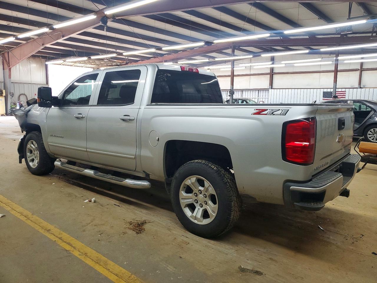 2018 CHEVROLET SILVERADO K1500 LT photo 2