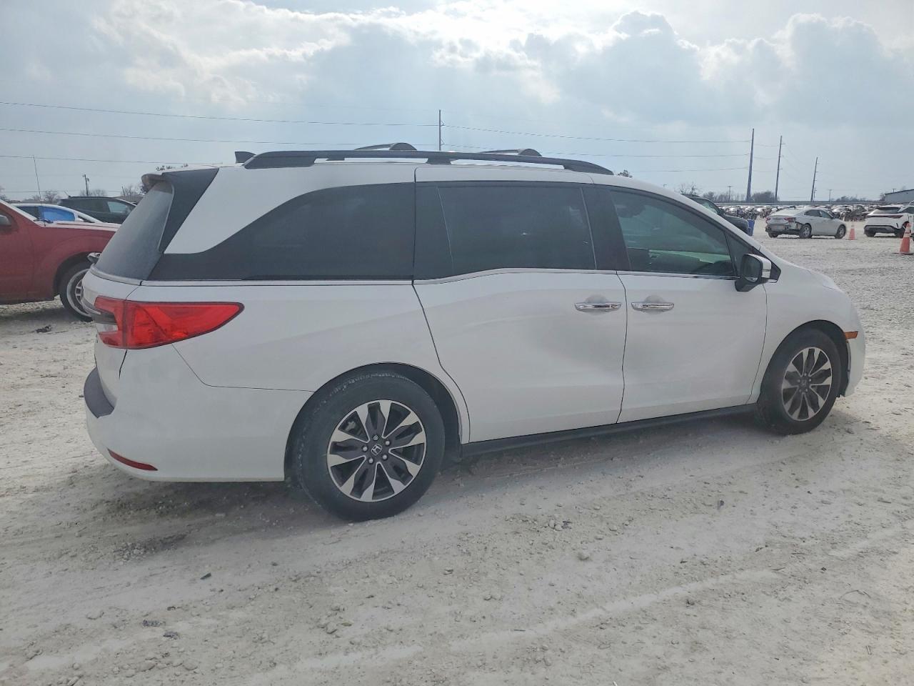 2024 HONDA ODYSSEY EXL photo 3