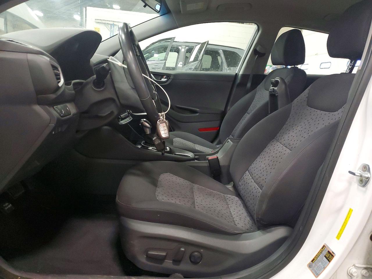 2017 HYUNDAI IONIQ SEL photo 7