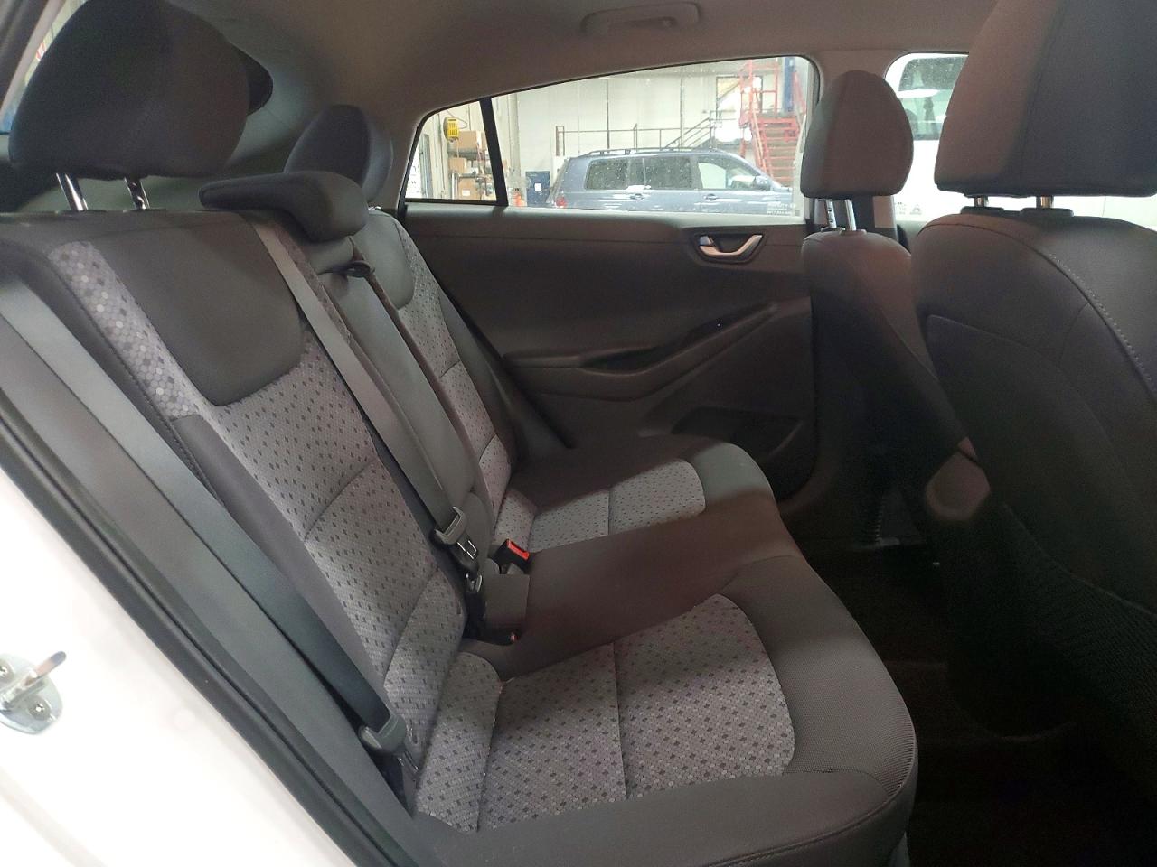 2017 HYUNDAI IONIQ SEL photo 10