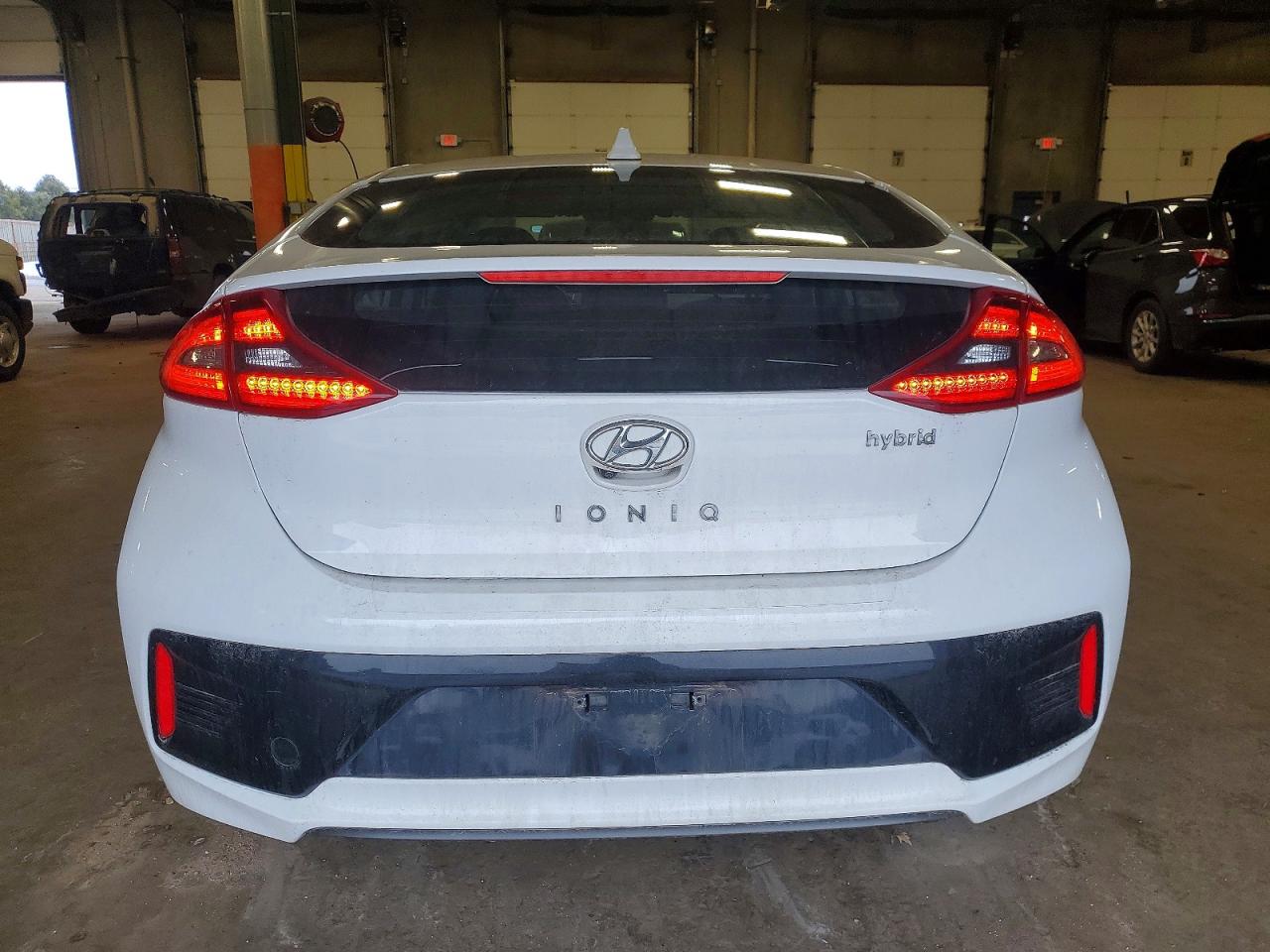 2017 HYUNDAI IONIQ SEL photo 6