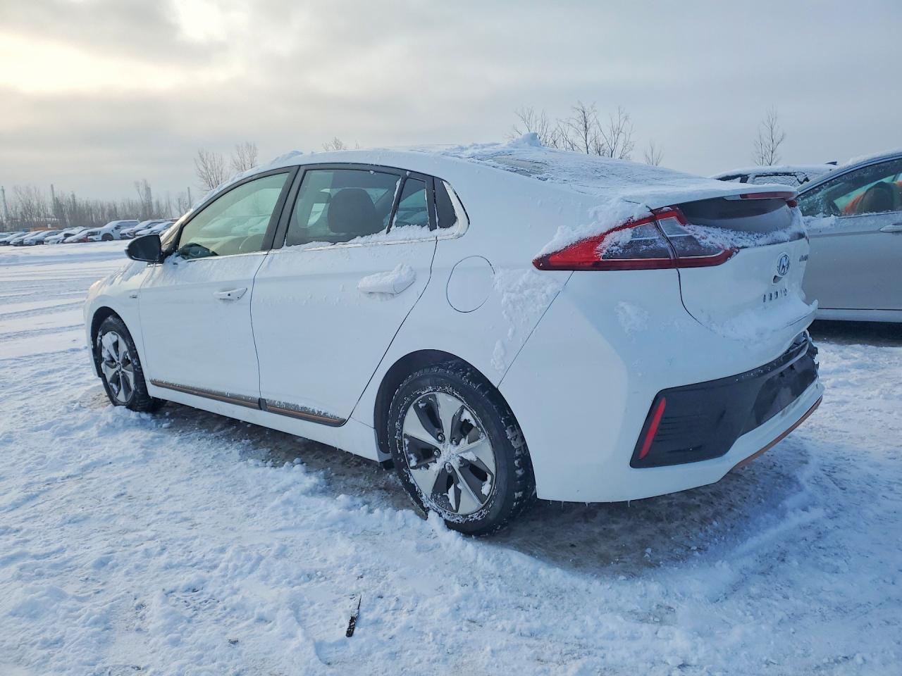 2019 HYUNDAI IONIQ PREFERRED photo 2