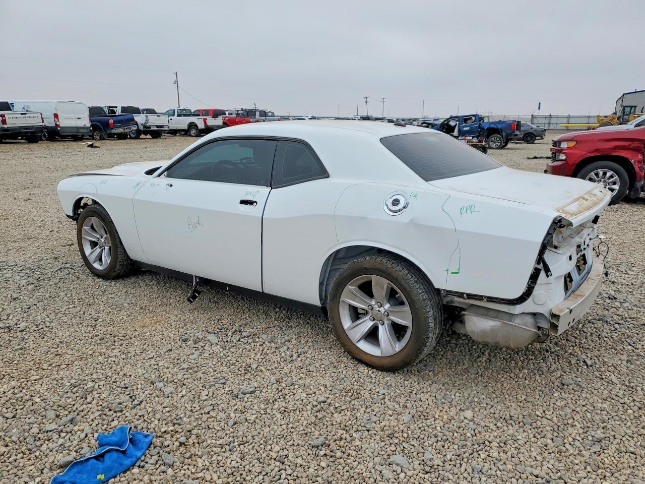 2023 DODGE CHALLENGER SXT photo 2
