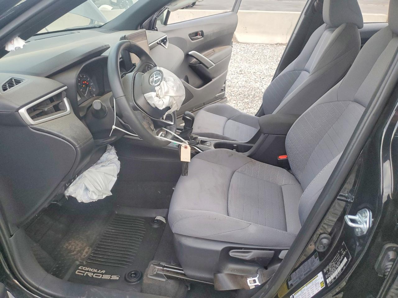 2025 TOYOTA COROLLA CROSS SE photo 7