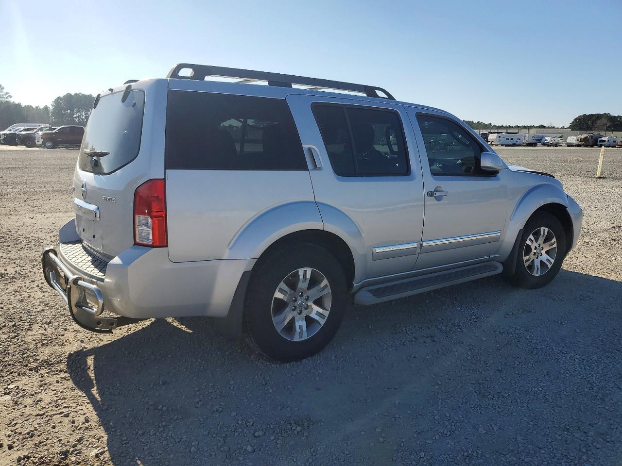 2012 NISSAN PATHFINDER S photo 3