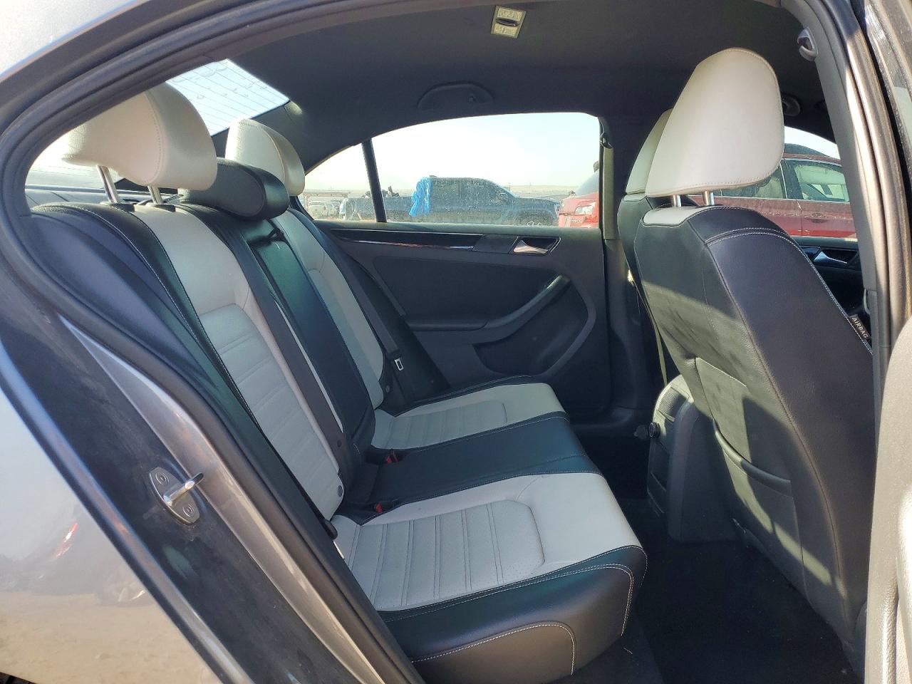 2015 VOLKSWAGEN JETTA SE photo 10
