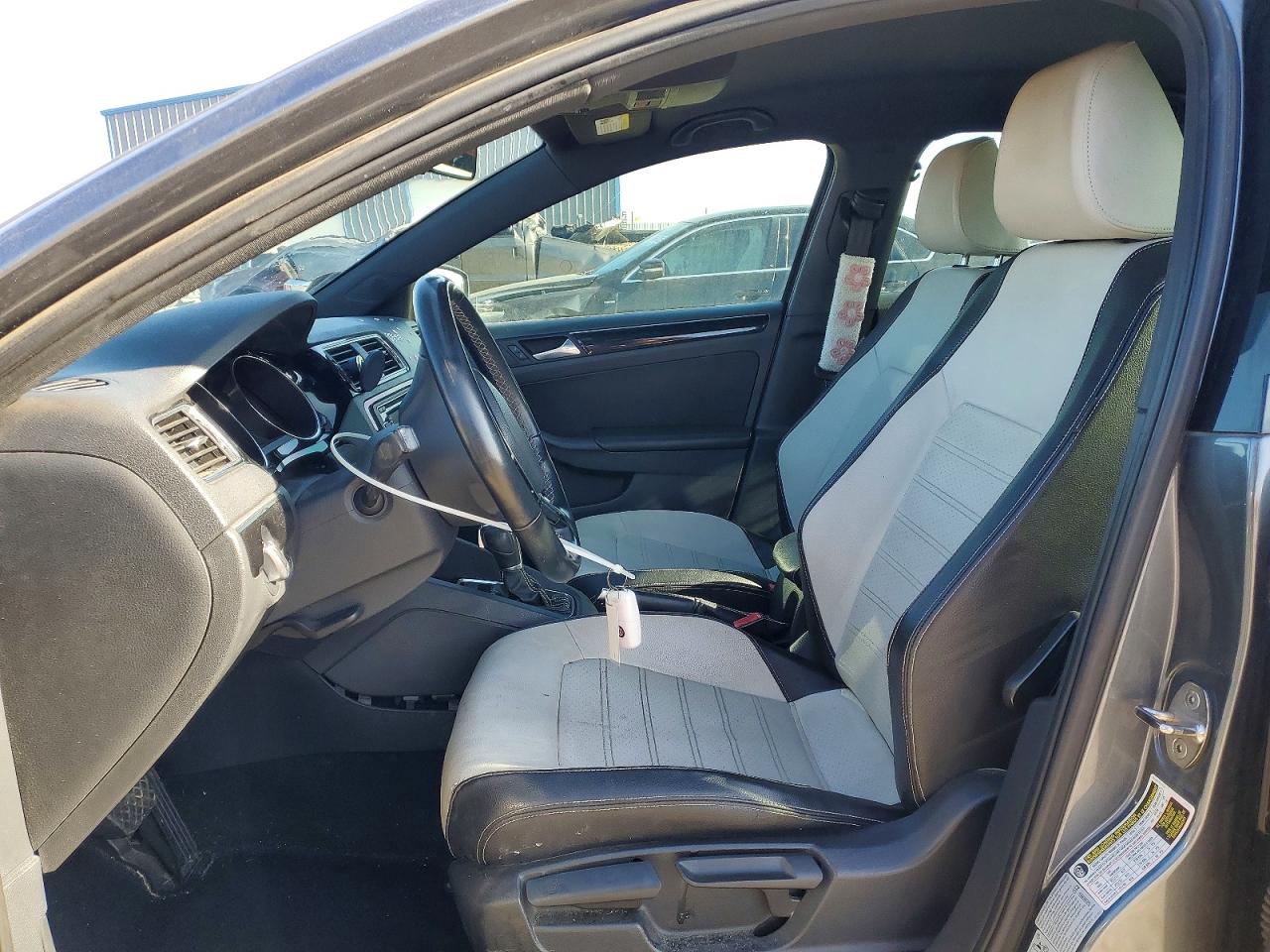 2015 VOLKSWAGEN JETTA SE photo 7