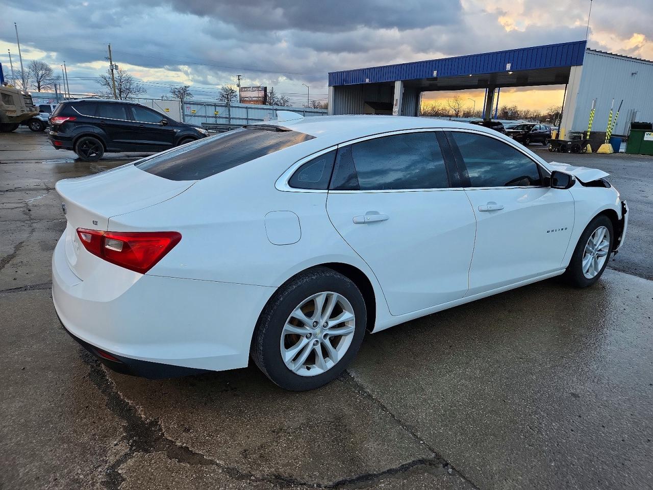 2016 CHEVROLET MALIBU LT photo 3