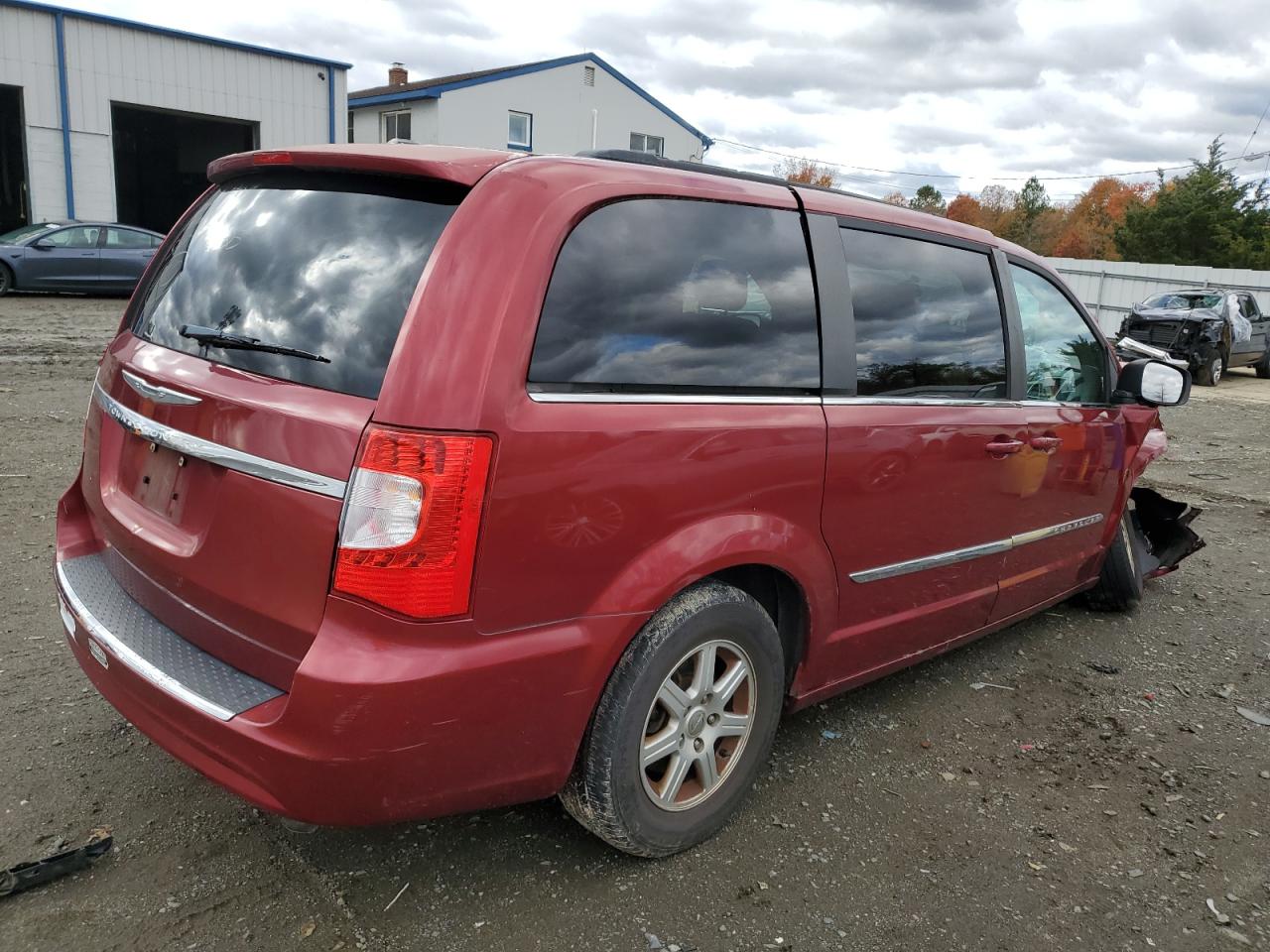 2011 CHRYSLER TOWN & COUNTRY TOURING photo 3