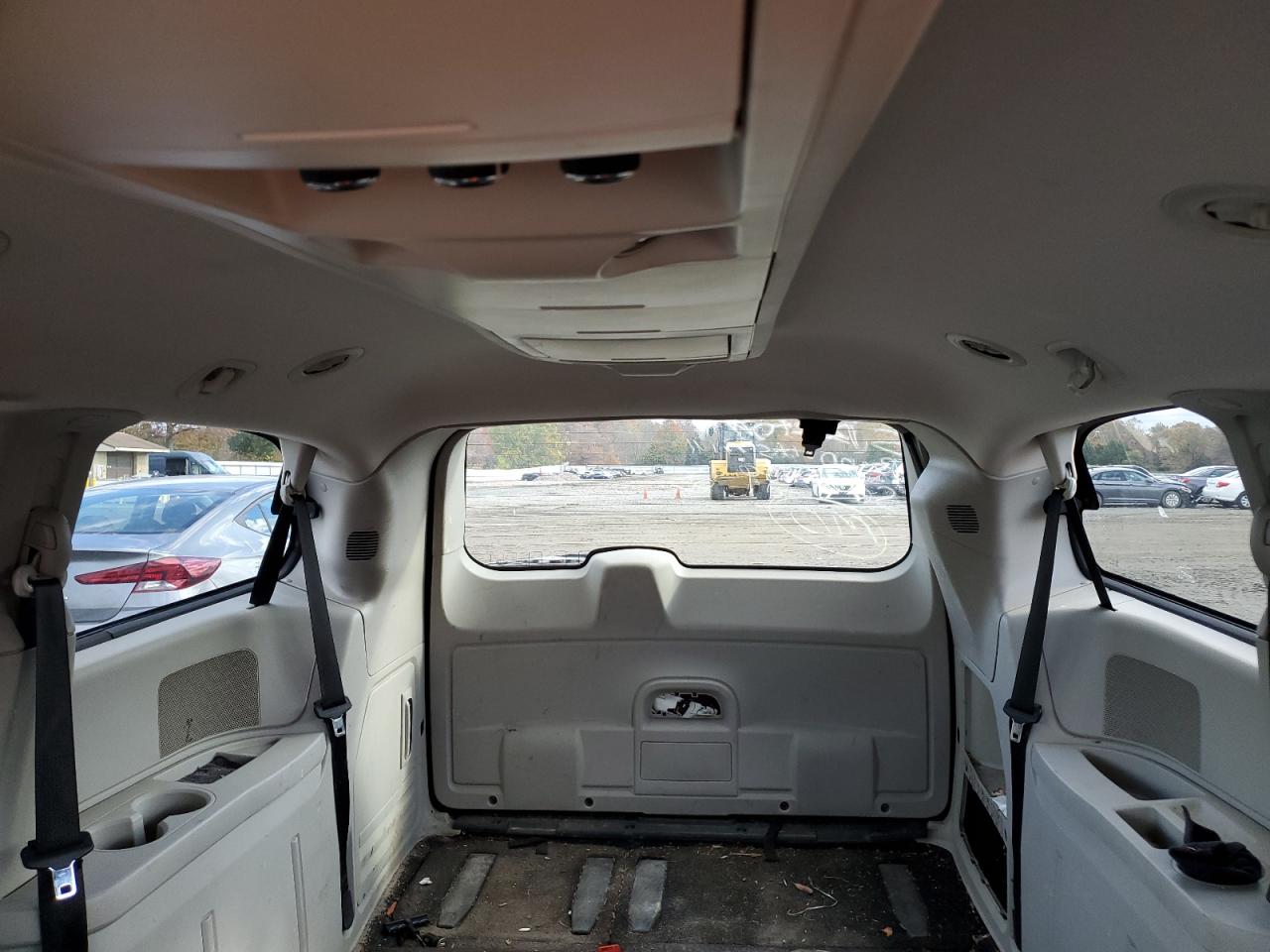 2011 CHRYSLER TOWN & COUNTRY TOURING photo 10