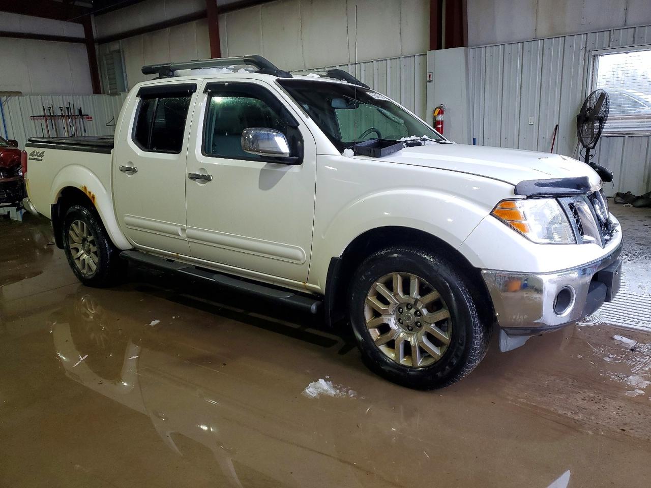 2010 NISSAN FRONTIER CREW CAB SE photo 4