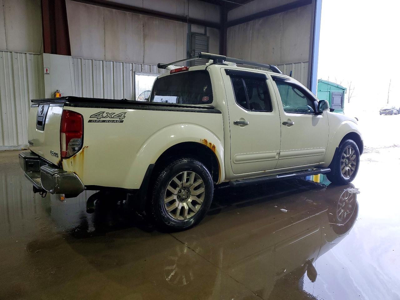 2010 NISSAN FRONTIER CREW CAB SE photo 3