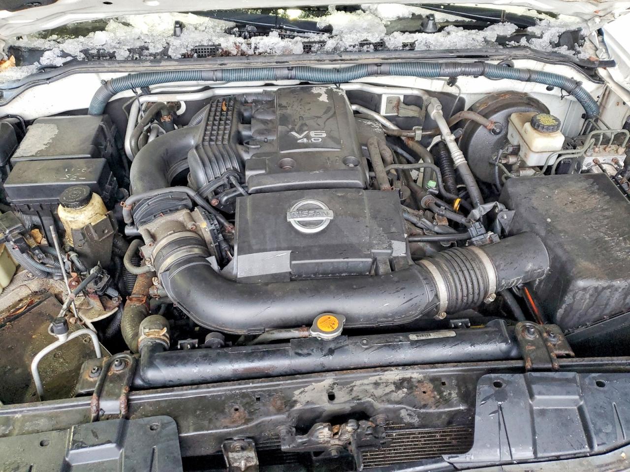 2010 NISSAN FRONTIER CREW CAB SE photo 11