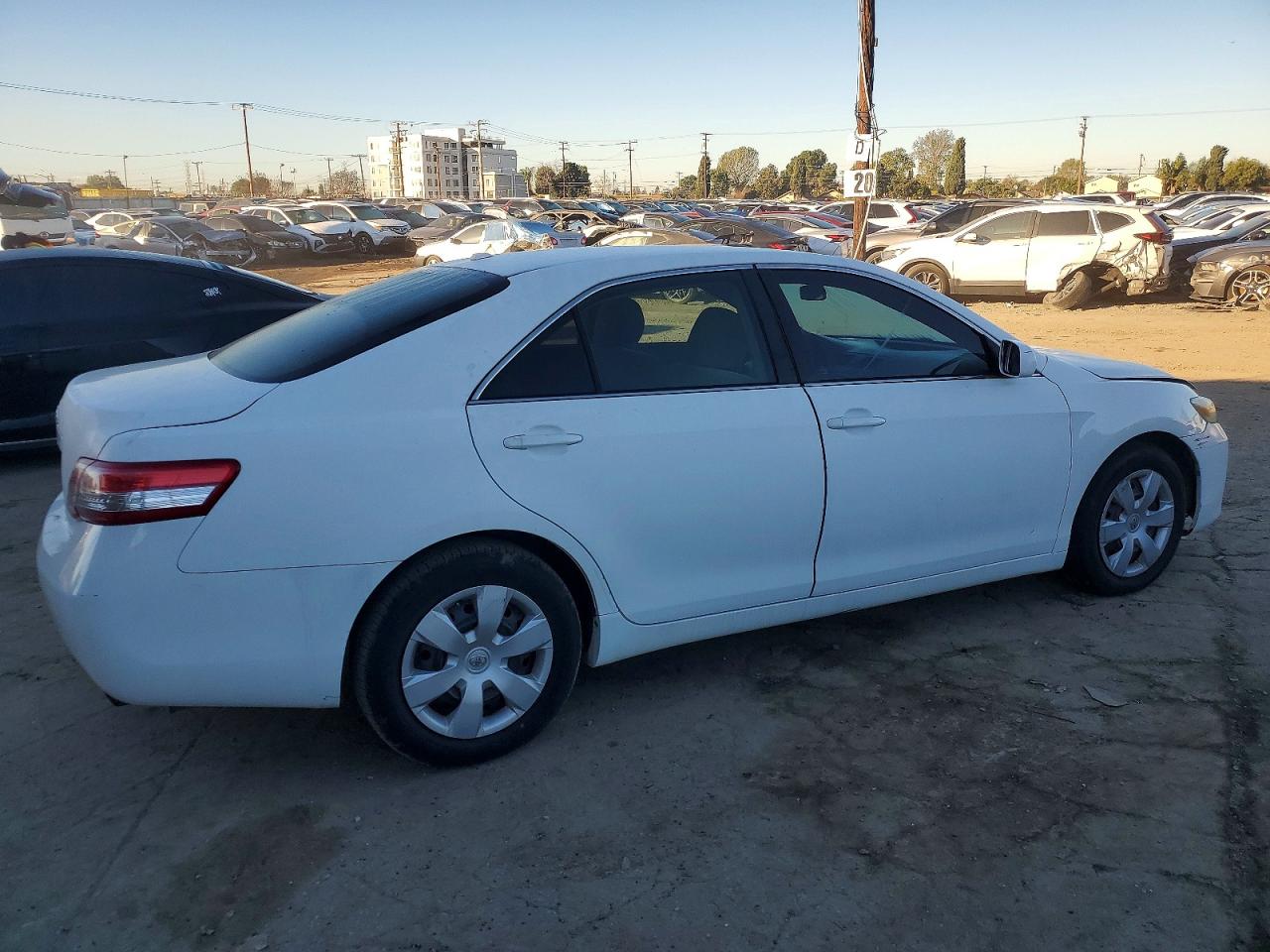 2010 TOYOTA CAMRY BASE photo 3